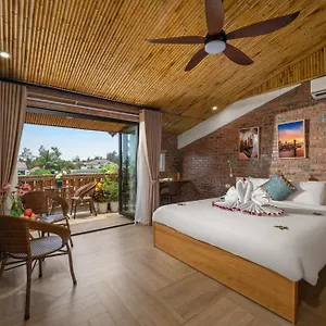Golden Bamboo An Bang & B&B